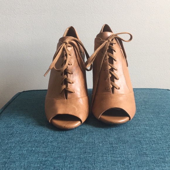 Gianni Bini heels! - Picture 2 of 7